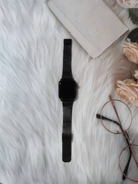 Series 5 iWatch Black nb 84% 40MM Cellular Hover